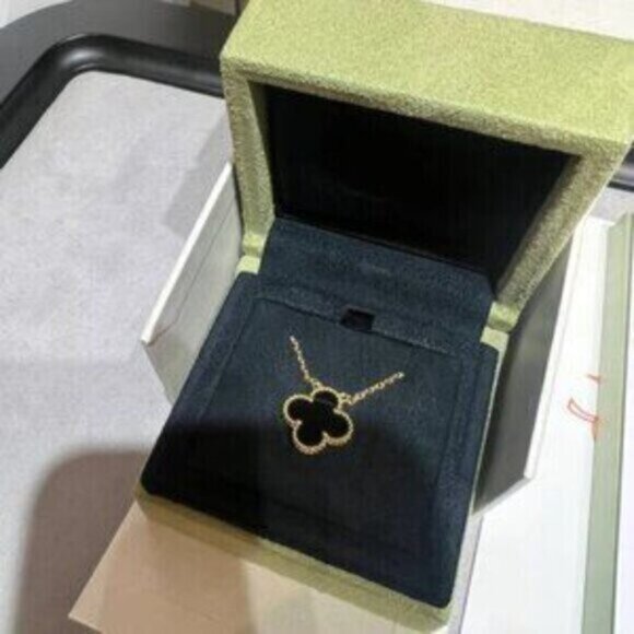 Authentic VCA Van Cleef & Arpels Necklace - Picture 7 of 7